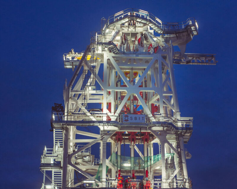What is the huge tower illuminating the Teesside skyline?