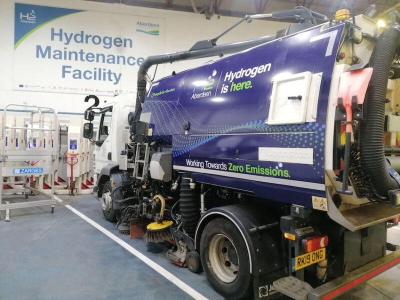 ULEMCo customer sees CO2 emission saving record for dual-fuel hydrogen powered sweeper operations