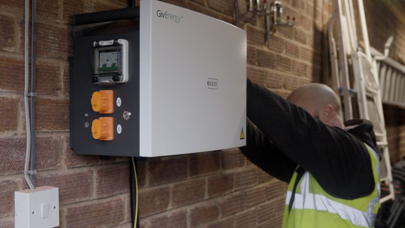 E.ON Next calls on government to support a new battery-powered era to cut energy bills and accelerate clean power ambitions