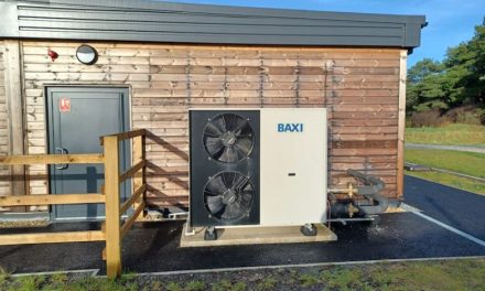 Baxi ASHP supplies energy efficient hot water to holiday park shower facility