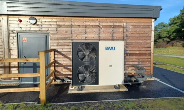 Baxi ASHP supplies energy efficient hot water to holiday park shower facility