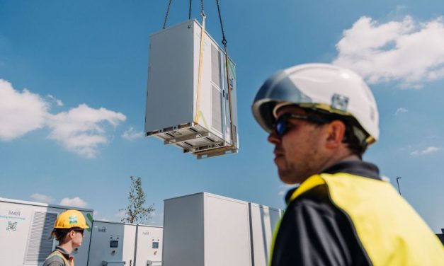 Solnet Group and iwell team up to help businesses build more resilient energy systems