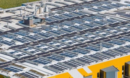 GoodWe installs Galaxy Lightweight Modules on rooftop of the Zehnder Group