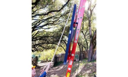 Fluke’s PV Module Lift eliminates need to carry solar panels up ladders