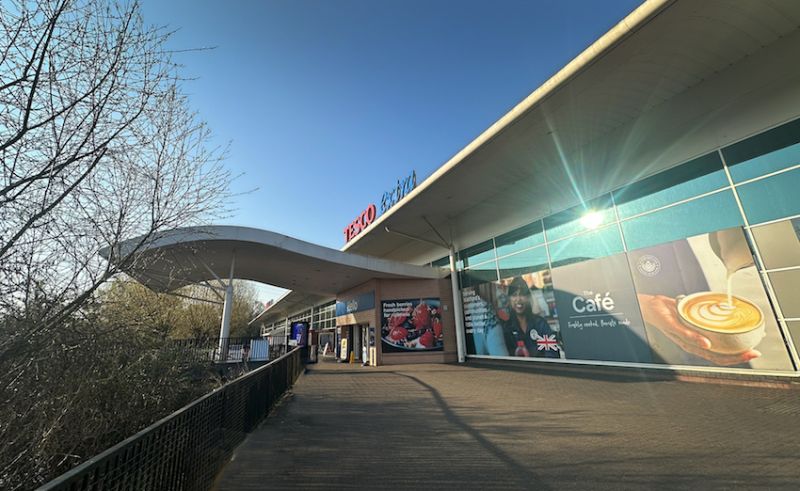 Lightweight solar pioneer in landmark Tesco Watford extra project