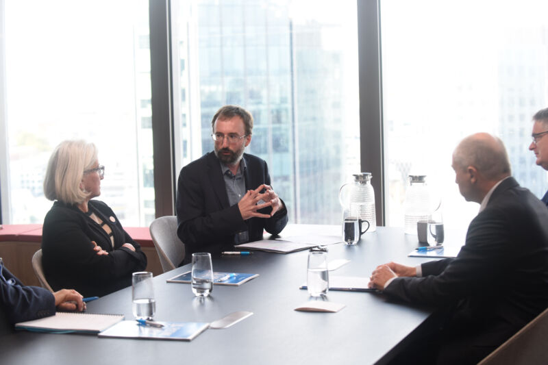 Climate leaders say focus on renewables and clean hydrogen is the best chance to put planet on 1.5 degree path